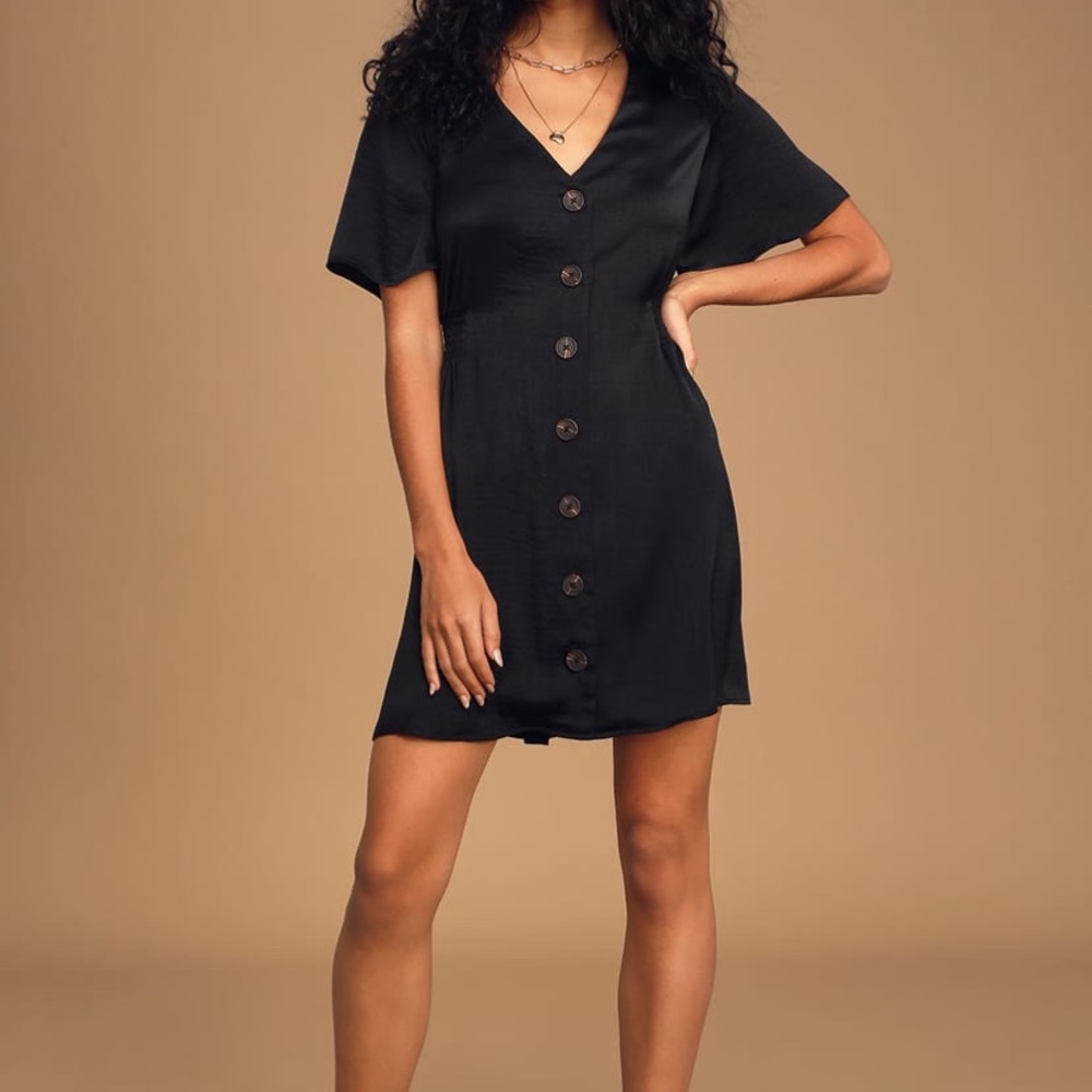 NWT Lulu’s Satin Button-Up Dress